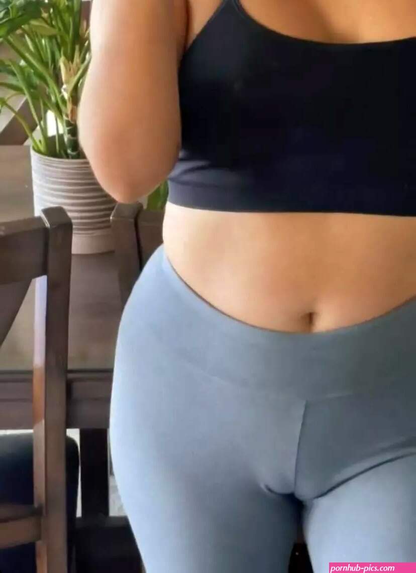 latina milf cameltoe nudes