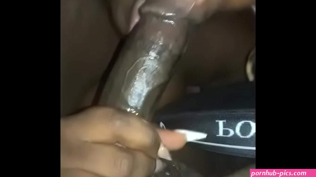 Quick sneaky Blowjob from my girlfriends friend while shes outside