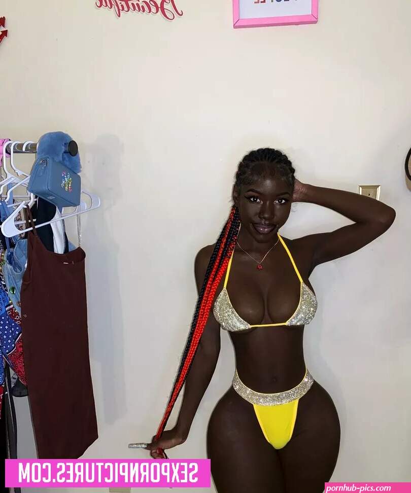 Lazelle Doll Nude OnlyFans Leak Photo Number 8