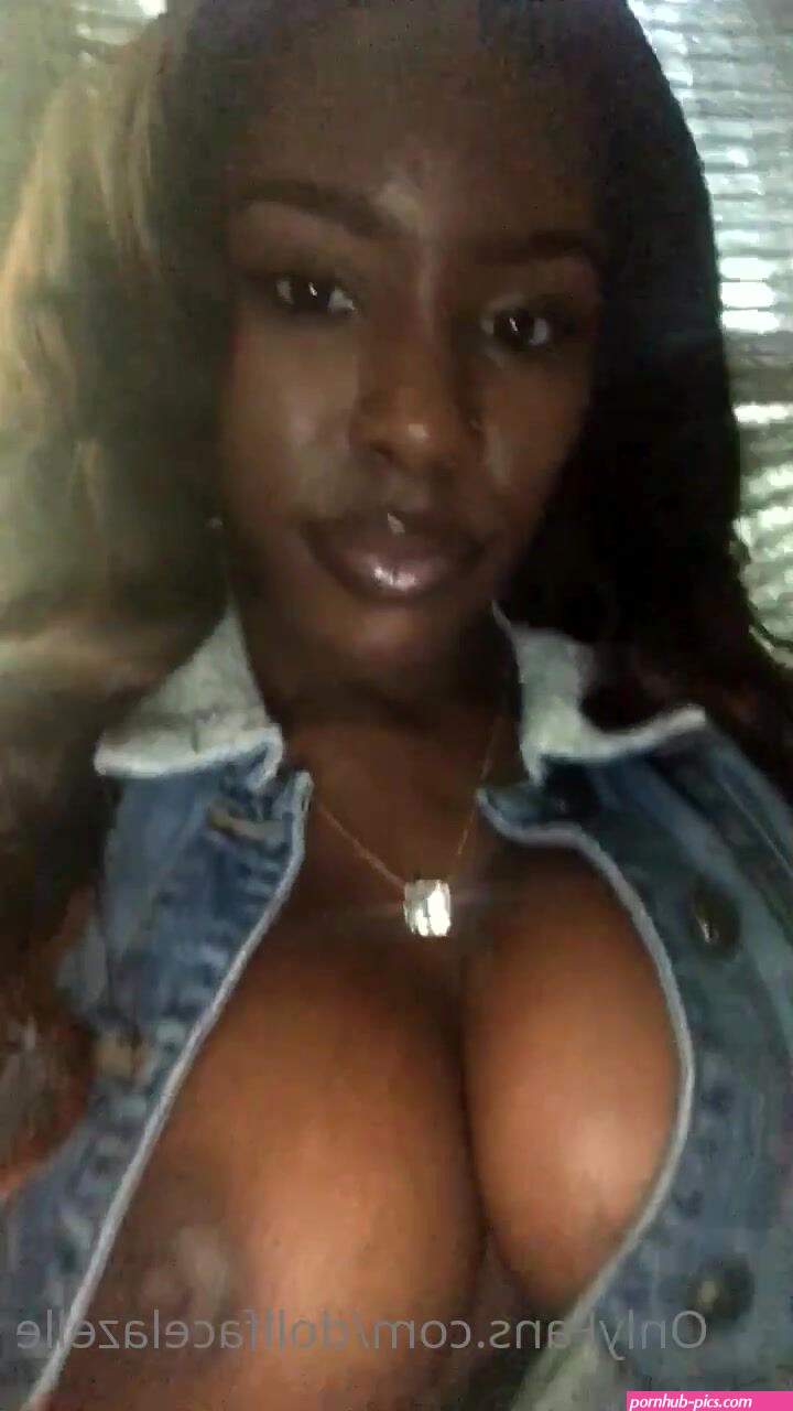 Lazelledoll aka Kajundoll Showing Tits OF