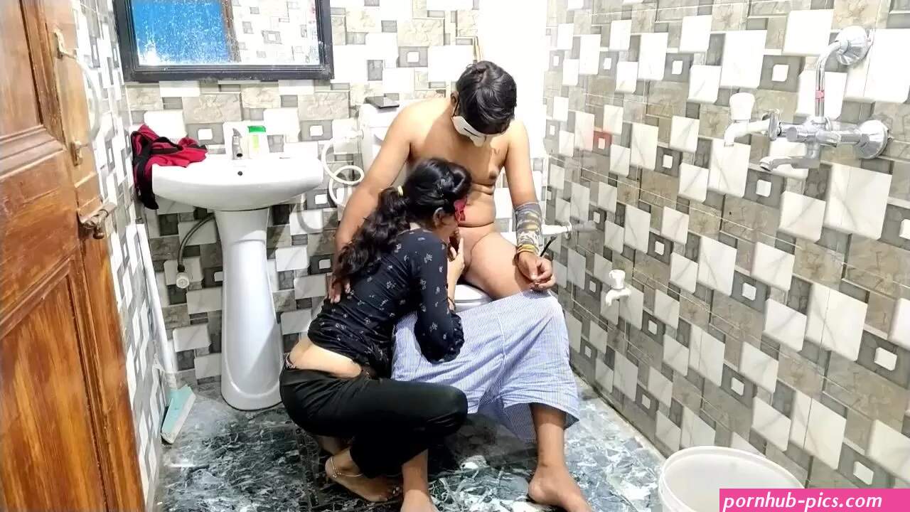 Step brother and step sister fucking in the toilet watch online