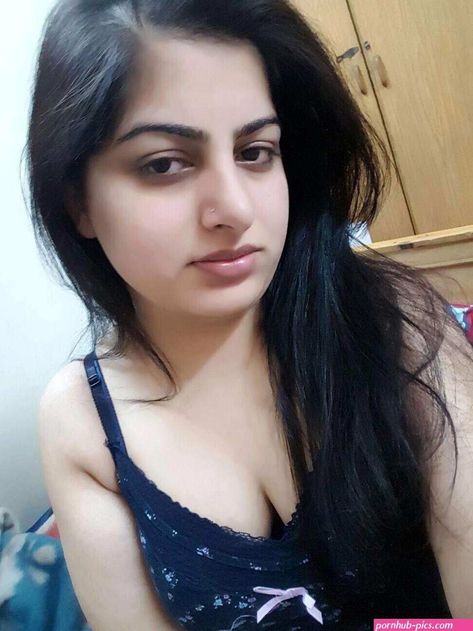 Busty Hot Beautiful Paki Bhabhi Nude Video Pics Download link in comments