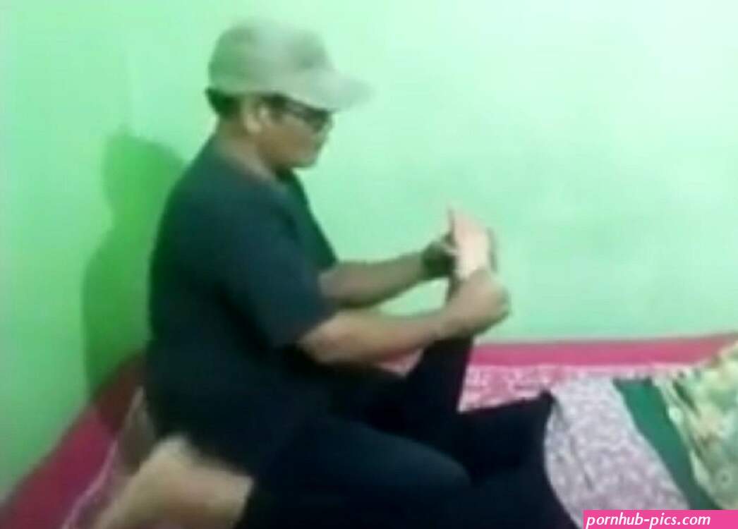 Cara Pijat Mbah Maryono Viral Pasien Khusus Ibu-Ibu Tanpa Busana