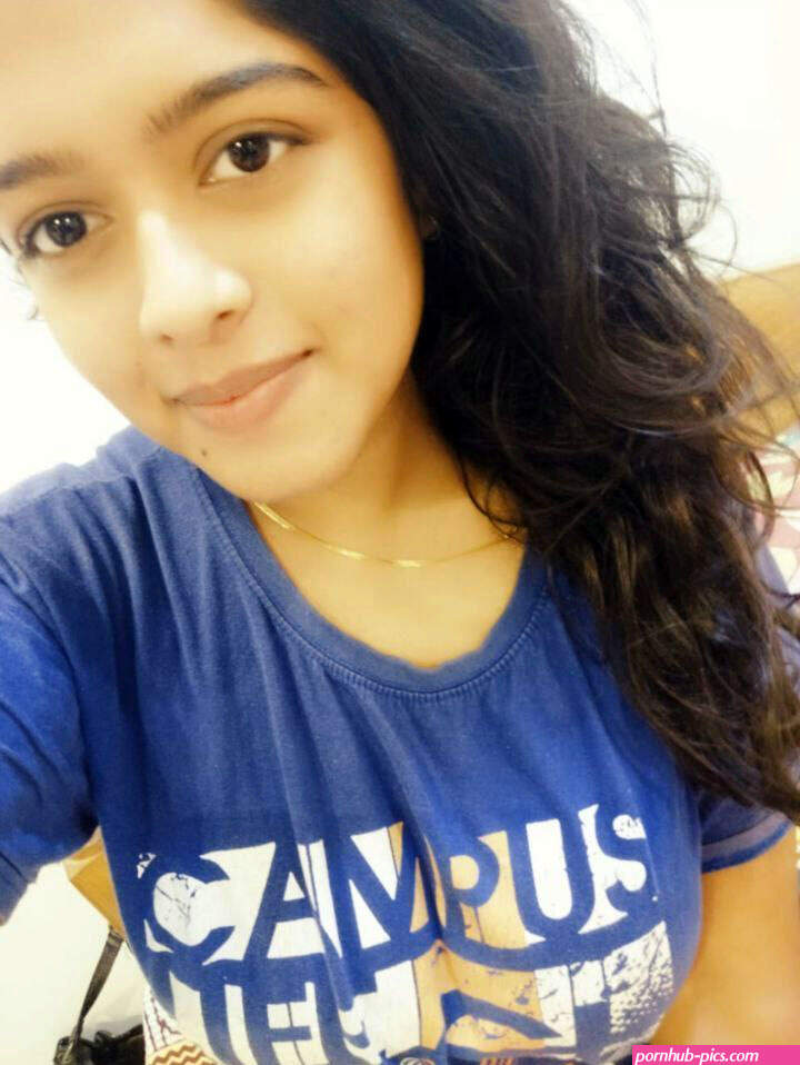 Big Tits Indian Chubby GF Nude Selfie Leaked
