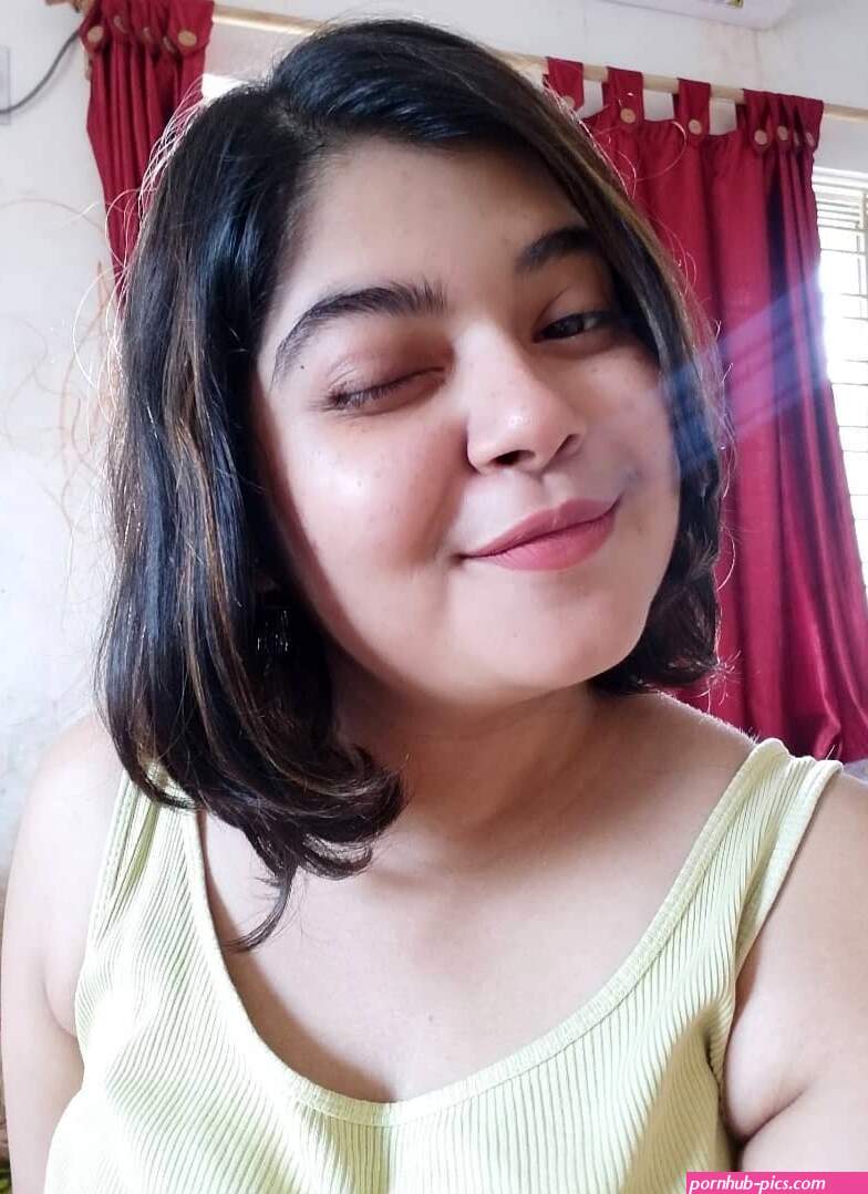 Very Beautiful Bengali Chubby Babe Enjoying with Lover in Hotel Clear Talking Dont Miss