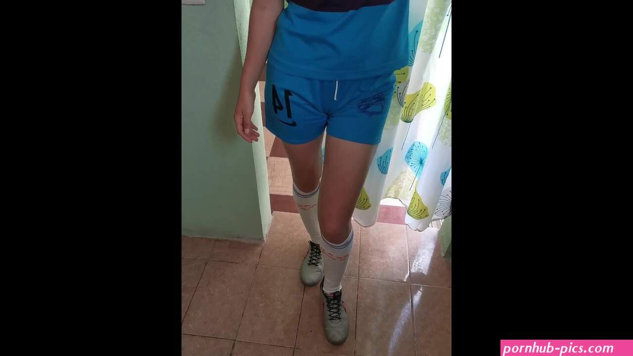 ESPOSA DE MI HERMANO Se DEJA COGER a ESCONDIDAS