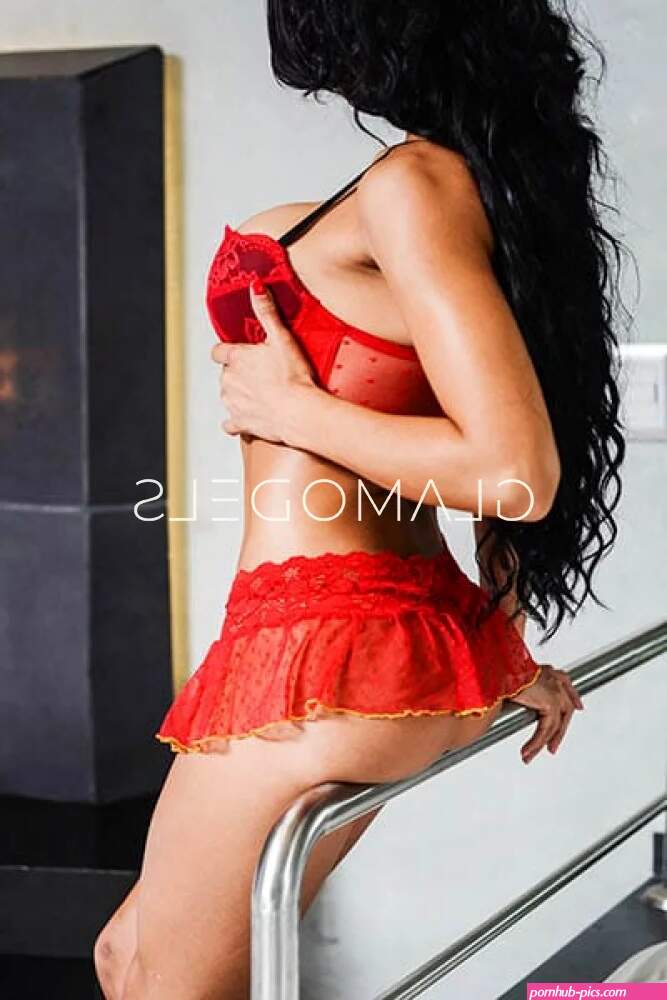 Indica Flower Escort: Tattooed Beauty Unforgettable Nights