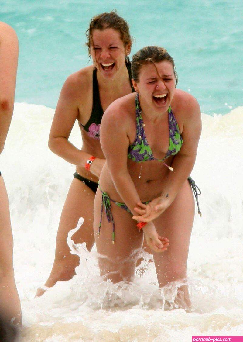 Kelly Clarkson Nude and Sexy Photo Collection