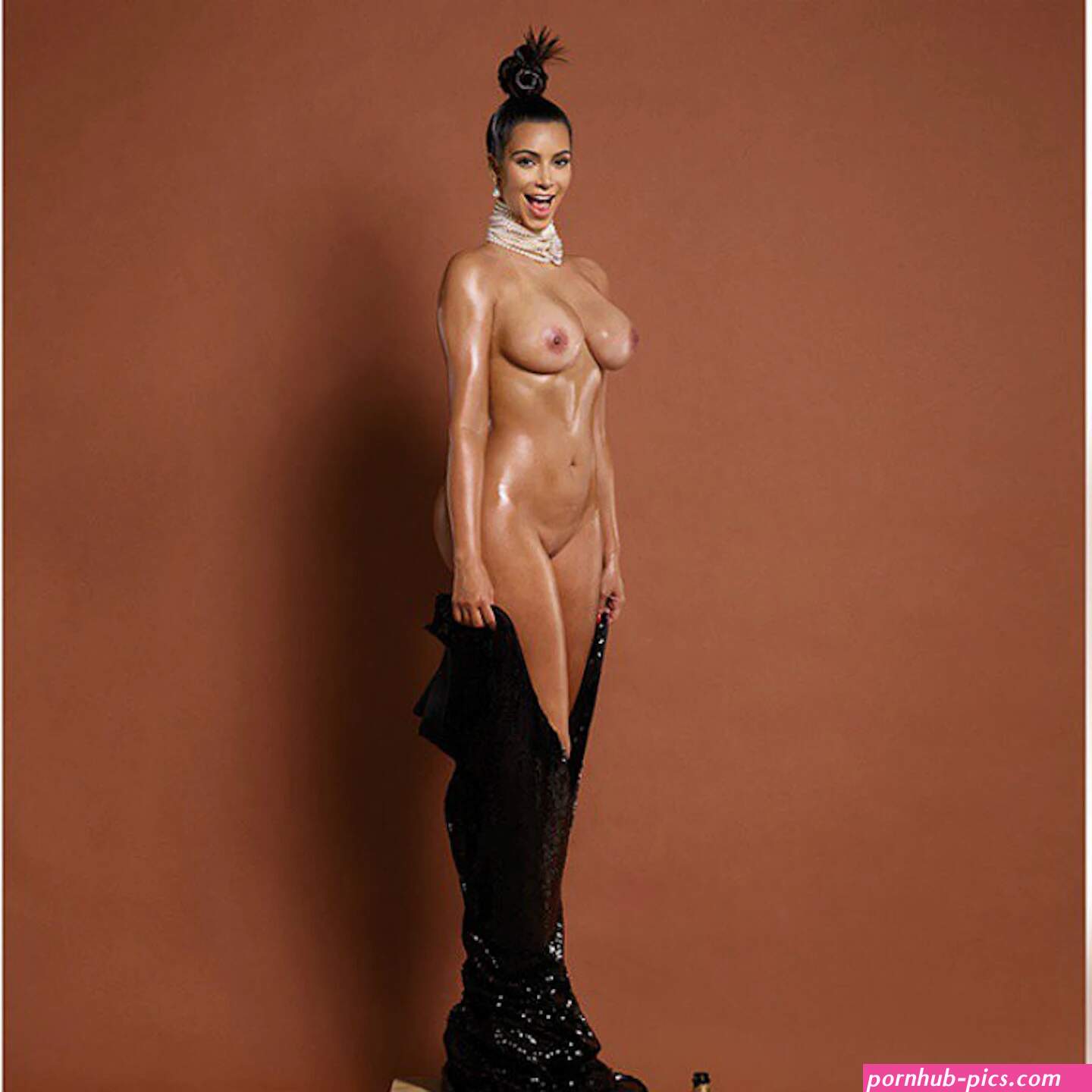 Kim Kardashian naked: star goes FULL FRONTAL and gets her boobs completely out to BreakTheInternet