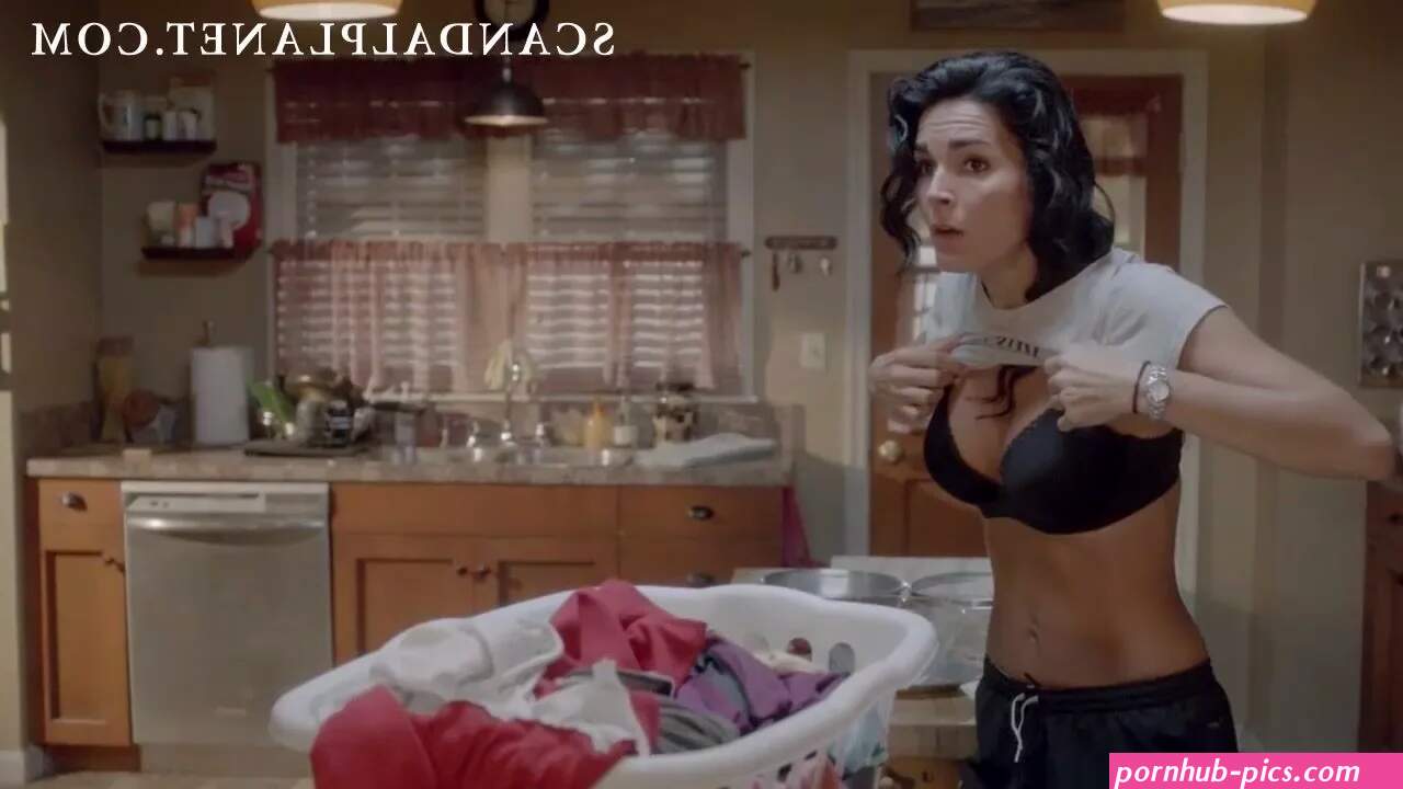 Hot HD Angie Harmon Naked U0026 Hot Photos And Topless Porn Scenes