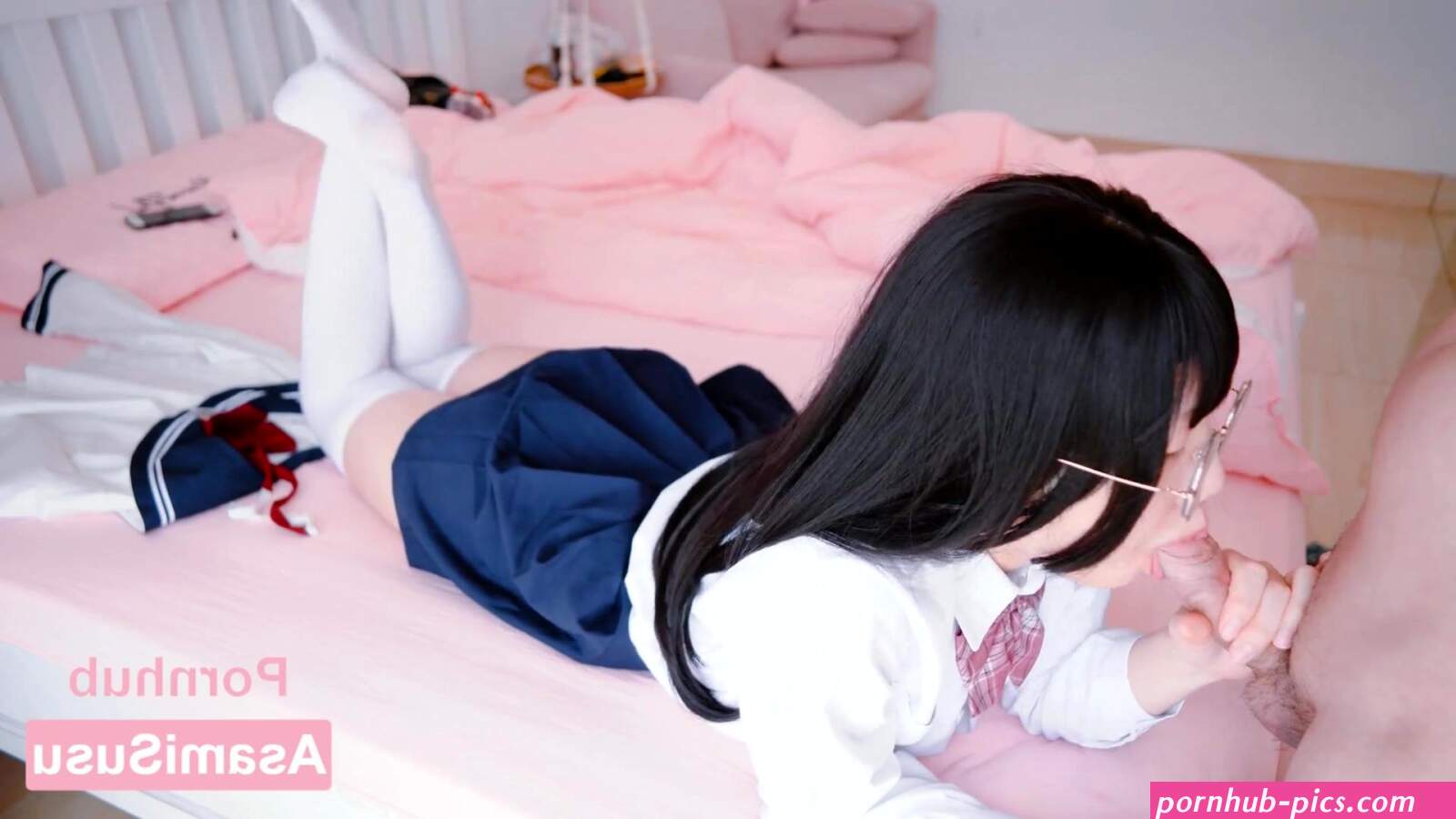 Asamisusu lying on the bed licking sticks and oral sex chinese gril asami premium xxx porn video