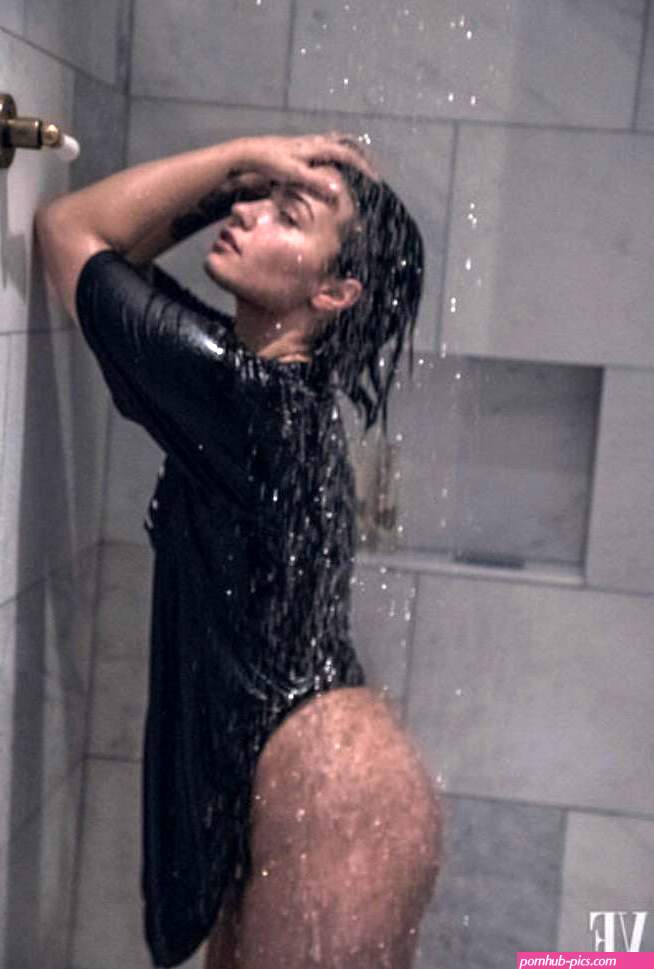 Demi Lovato News on X: Demi Lovato Nude and Make-Up free for Vanity Fair 3