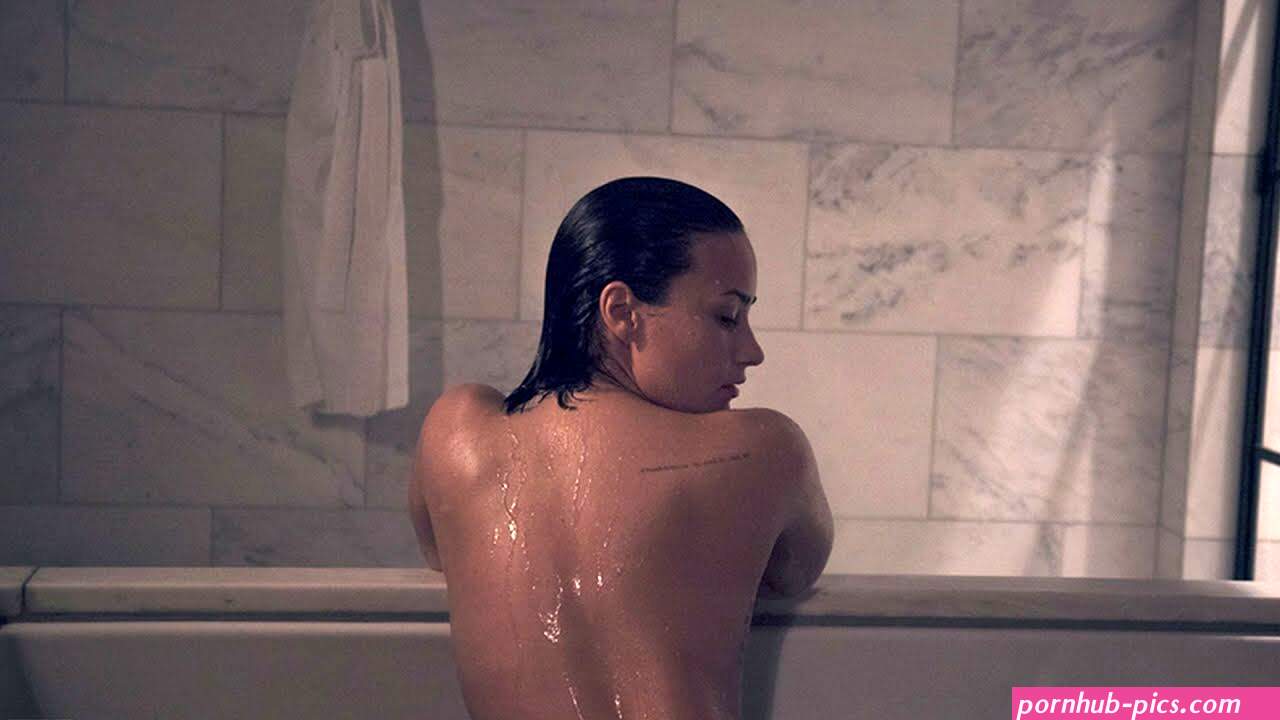 Demi Lovatos Nude Photo Shoot is a Lesson in Self Love