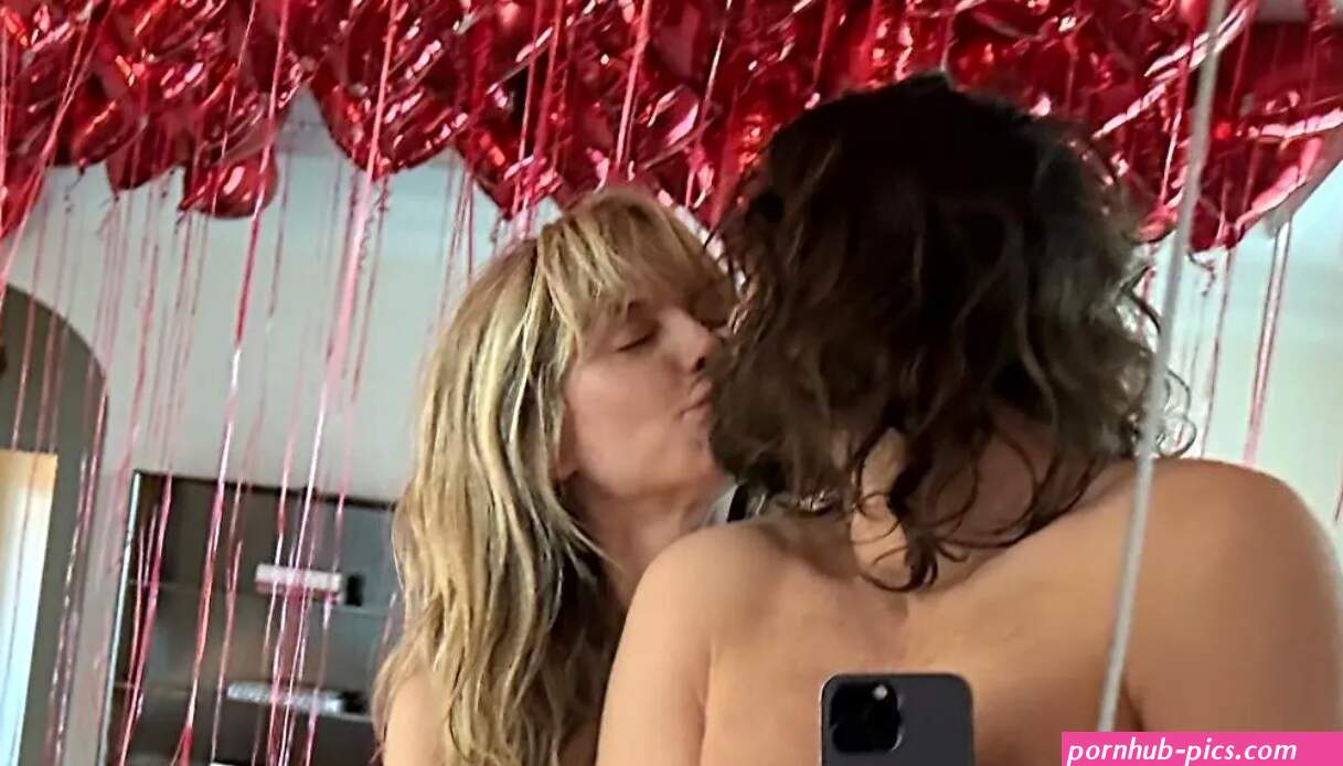 Heidi Klum nuda su Instagram per lanniversario di nozze col marito Tom