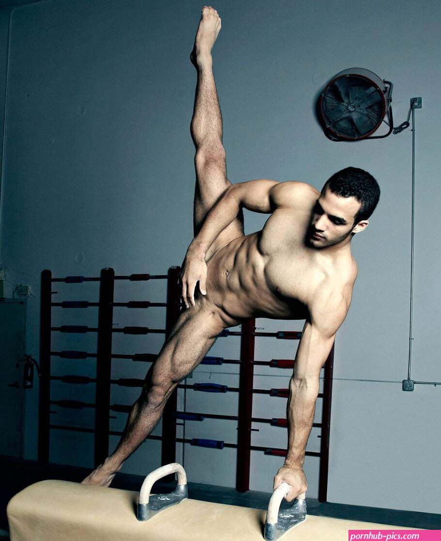 Hombres desnudos en el gym Best adult photos at comics.