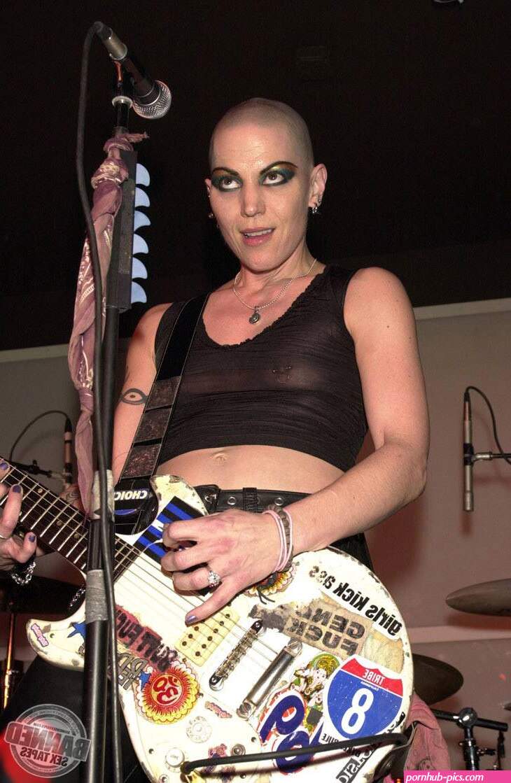 Joan Jett fully naked at Largest Celebrities Archive!