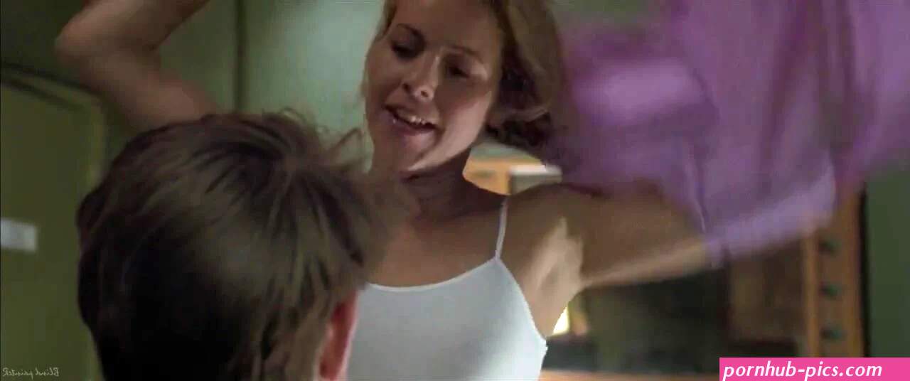 Maria Bello nude