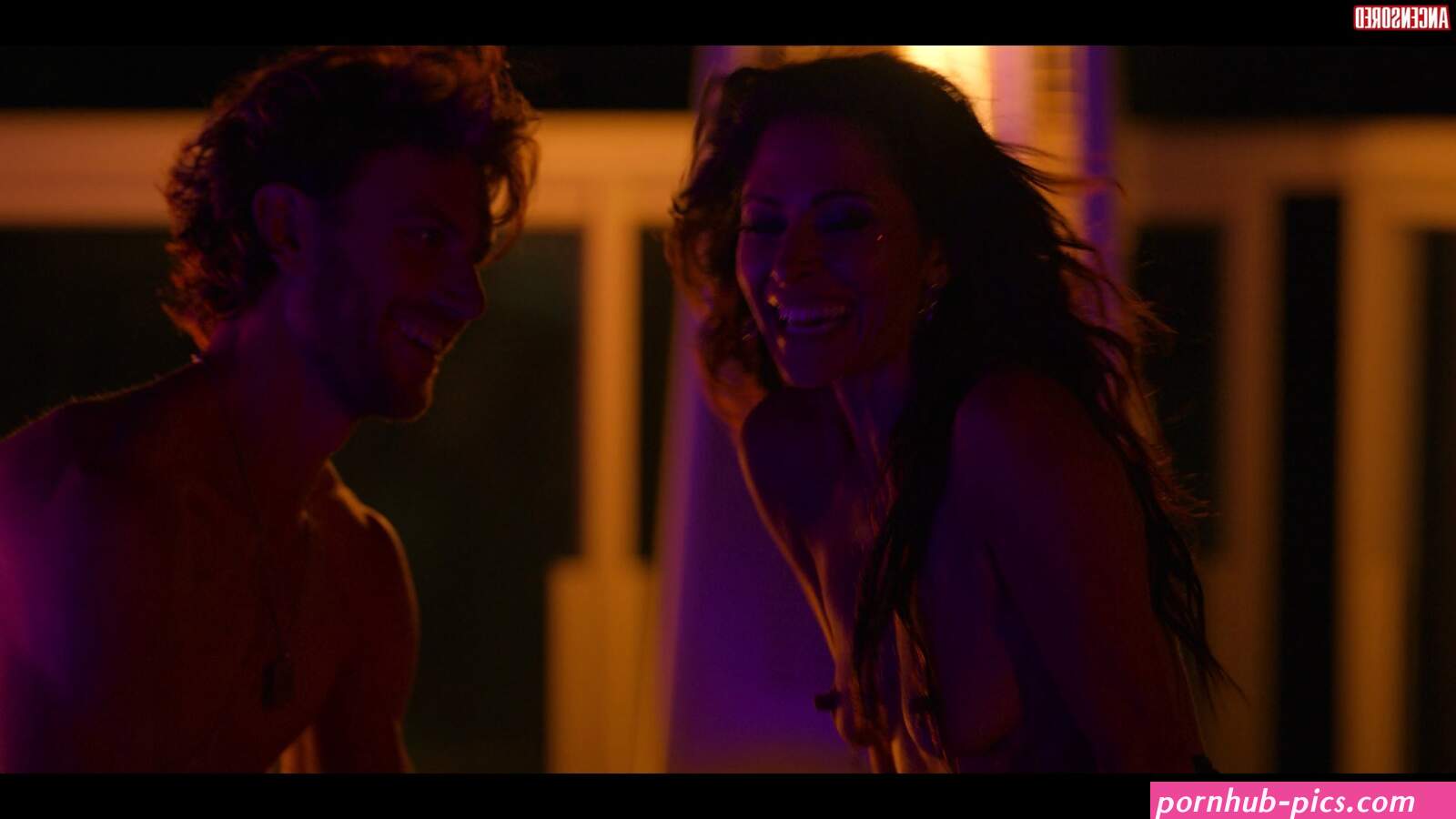 Sarah Shahi Nuda 30 anni in SexLife ANCENSORED