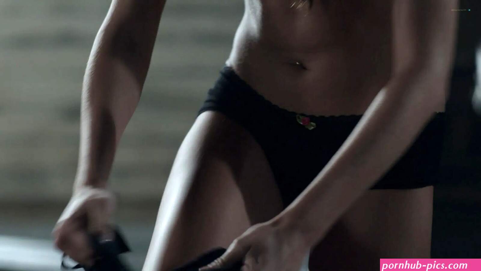 Odette Annable nude hot sex butt and side boob
