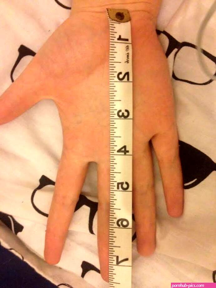 Would you date a guy with 3 inches or less penis?