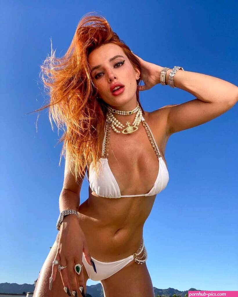 Bella Thorne bellathorne OnlyFans Review