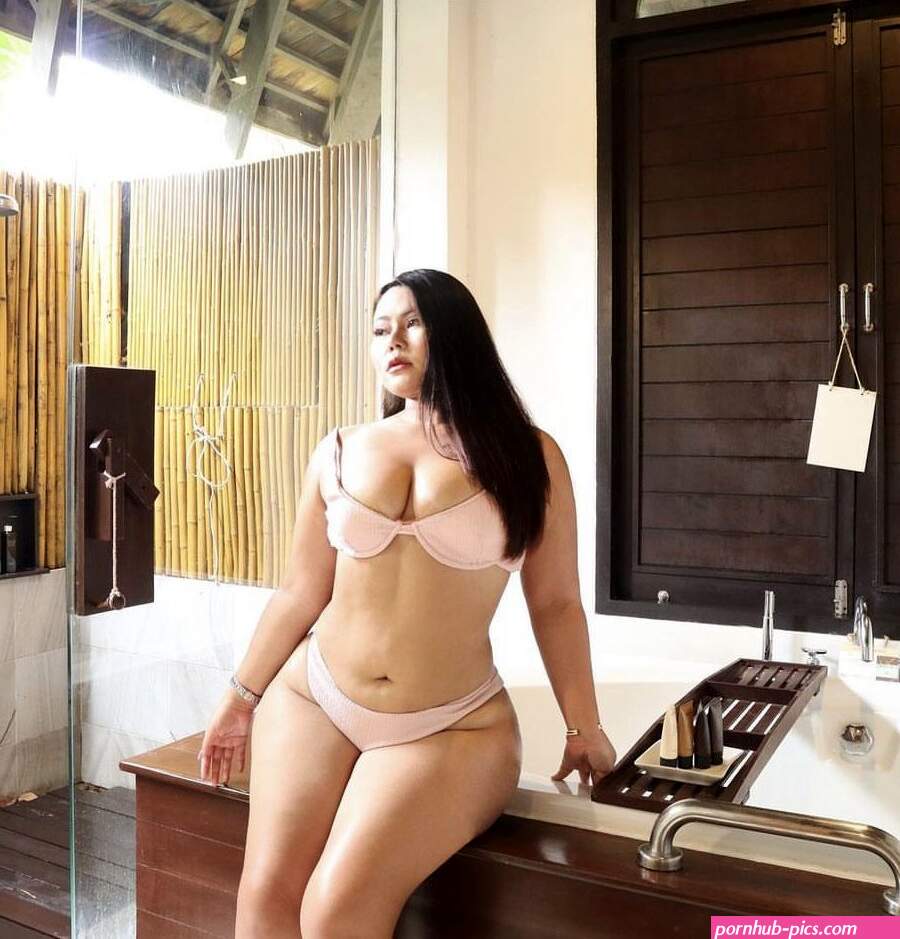 Daria BBW Uzbekistani escort in stanbul