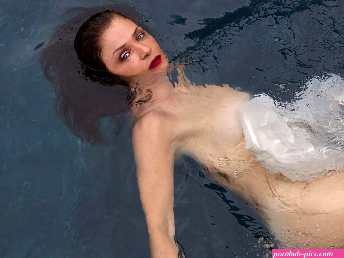 Helena Christensen ditches clothes as she poses nude in sexy underwater snap