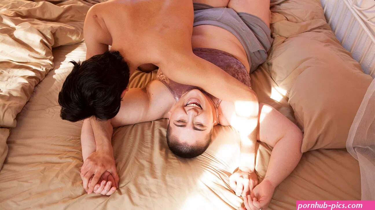 Can Fantasy or Mindfulness Give You a Better Time in Bed?