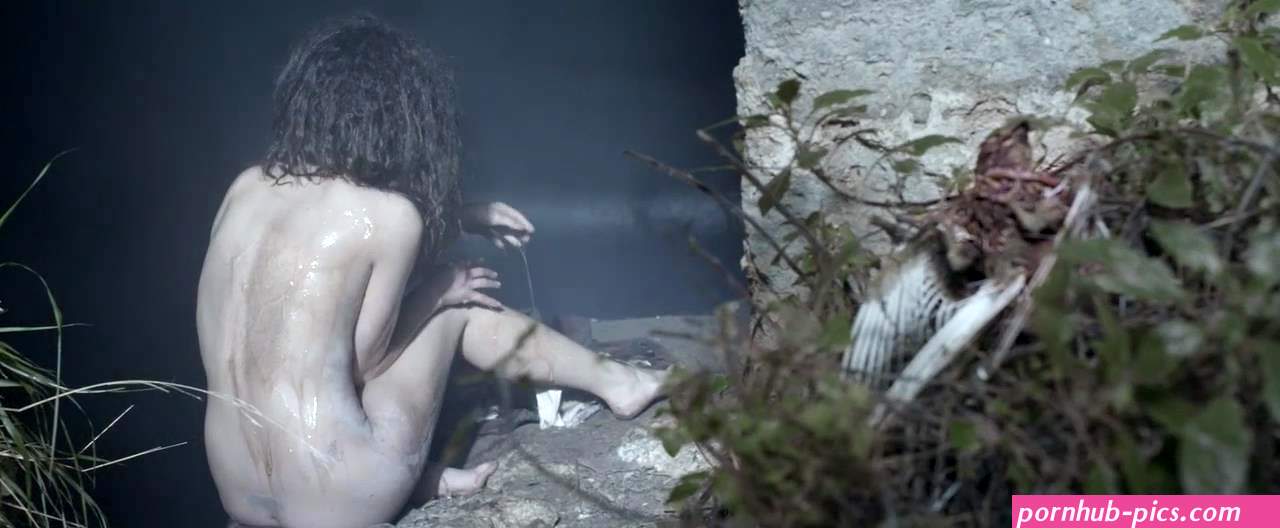 Naked Nadia Hilker in Spring ANCENSORED
