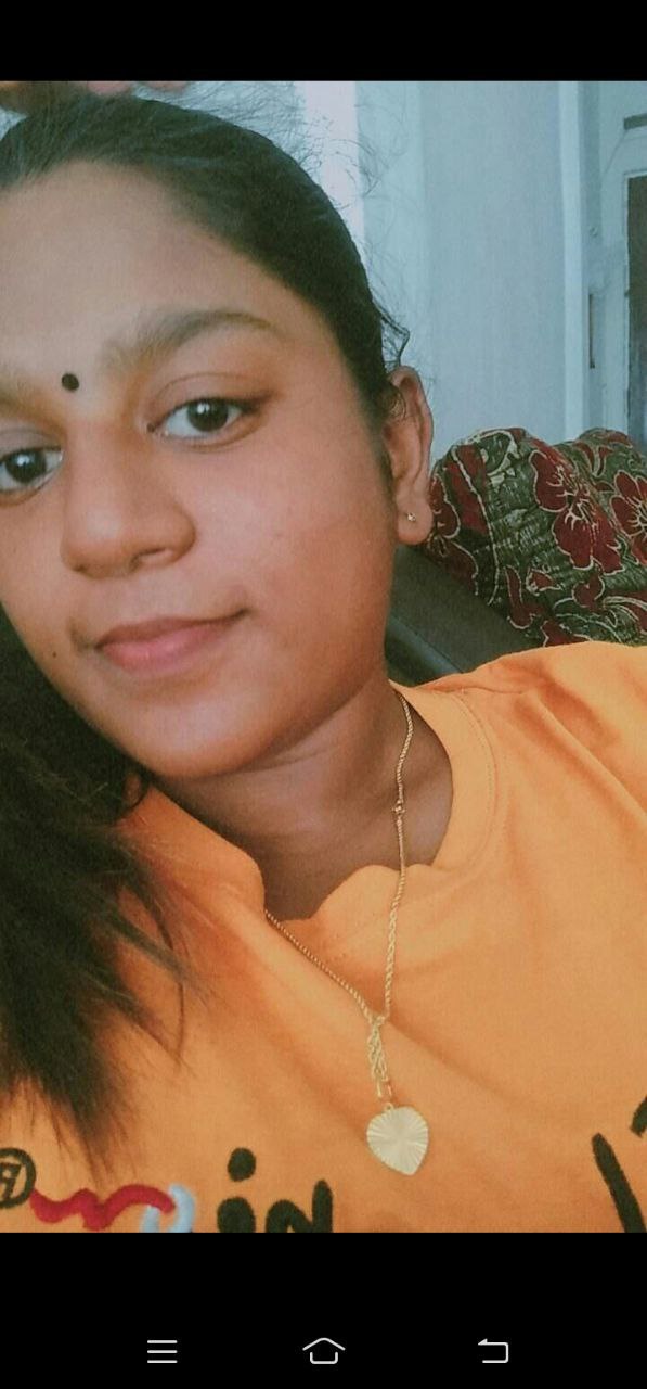 Tamil Girlfriend Nude Topless Selfies