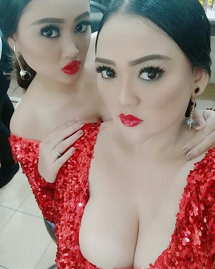 CLARA GOPA DUO SEMANGKA Di Instagram Mau Nggak Digoyanginajashay Mmmuuaacchhh 14630