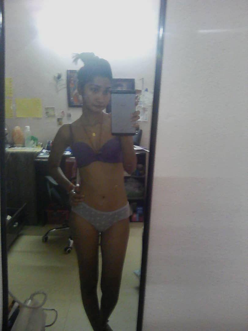 Indian Woman Nude Selfies 15 pictures