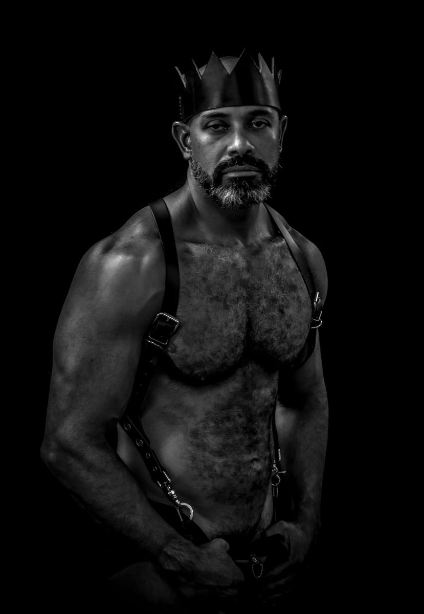 Muscled Hairy Dilf
