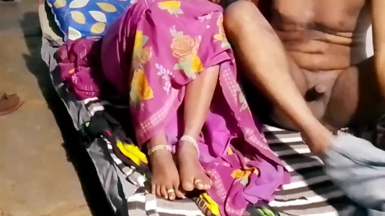 Super cute Desi wife saree sex watch online