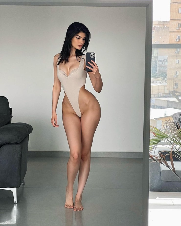 Picture of Yael Cohen model