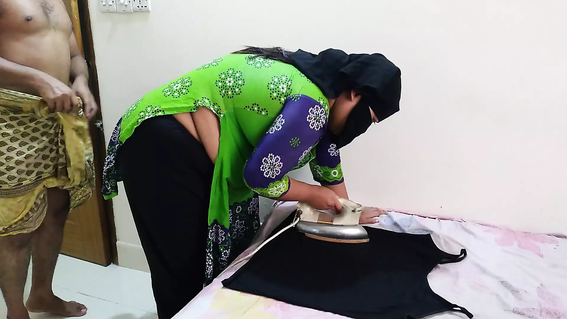 Saudi Big Ass Hot stepmom while ironing clothes stepon come and fucking her Roughly