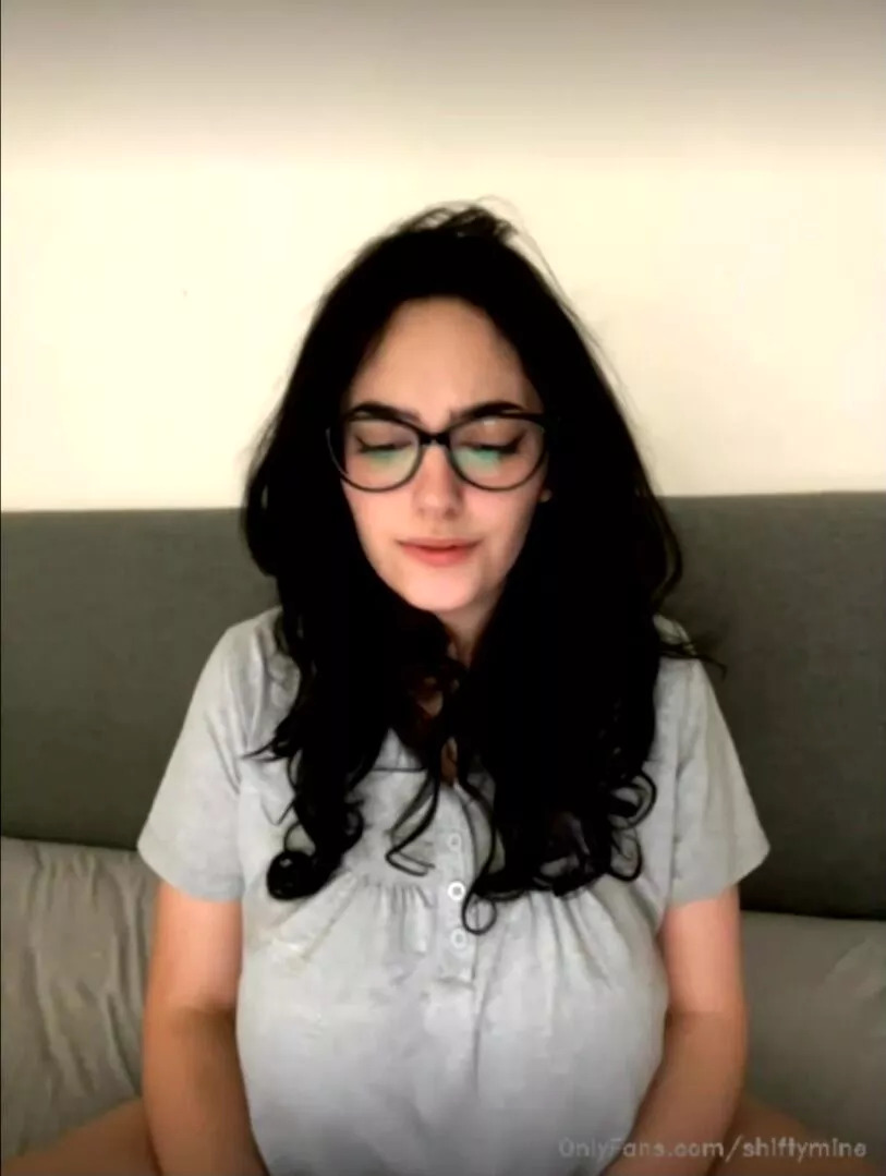 Shiftymine Big Boobs Squeezing And Bouncing On Live Onlyfans Video