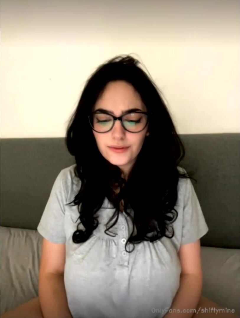 Shiftymine Big Boobs Squeezing And Bouncing On Live Onlyfans Video