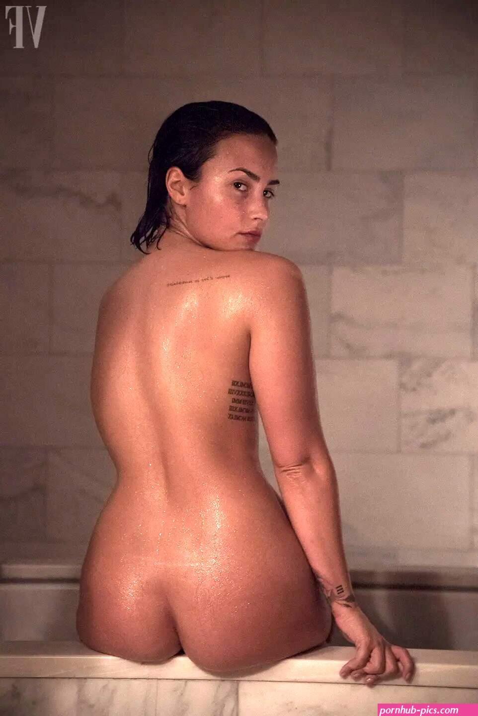 Demi Lovatos Spontaneous Nude Makeup-Free Photo Shoot
