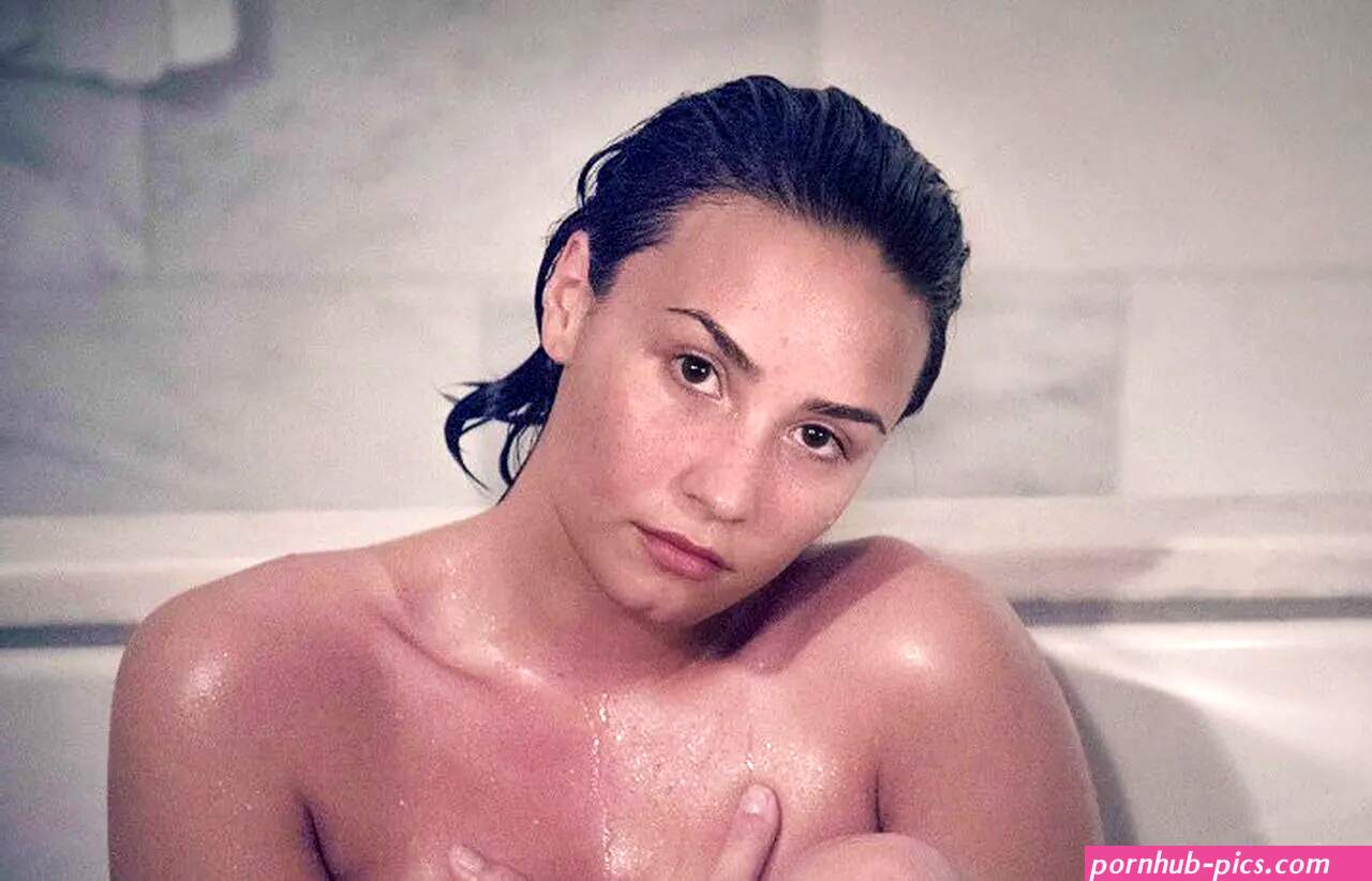 Demi Lovato strips nude Lethal Weapon TV series 90210 bombshells: AM Buzz