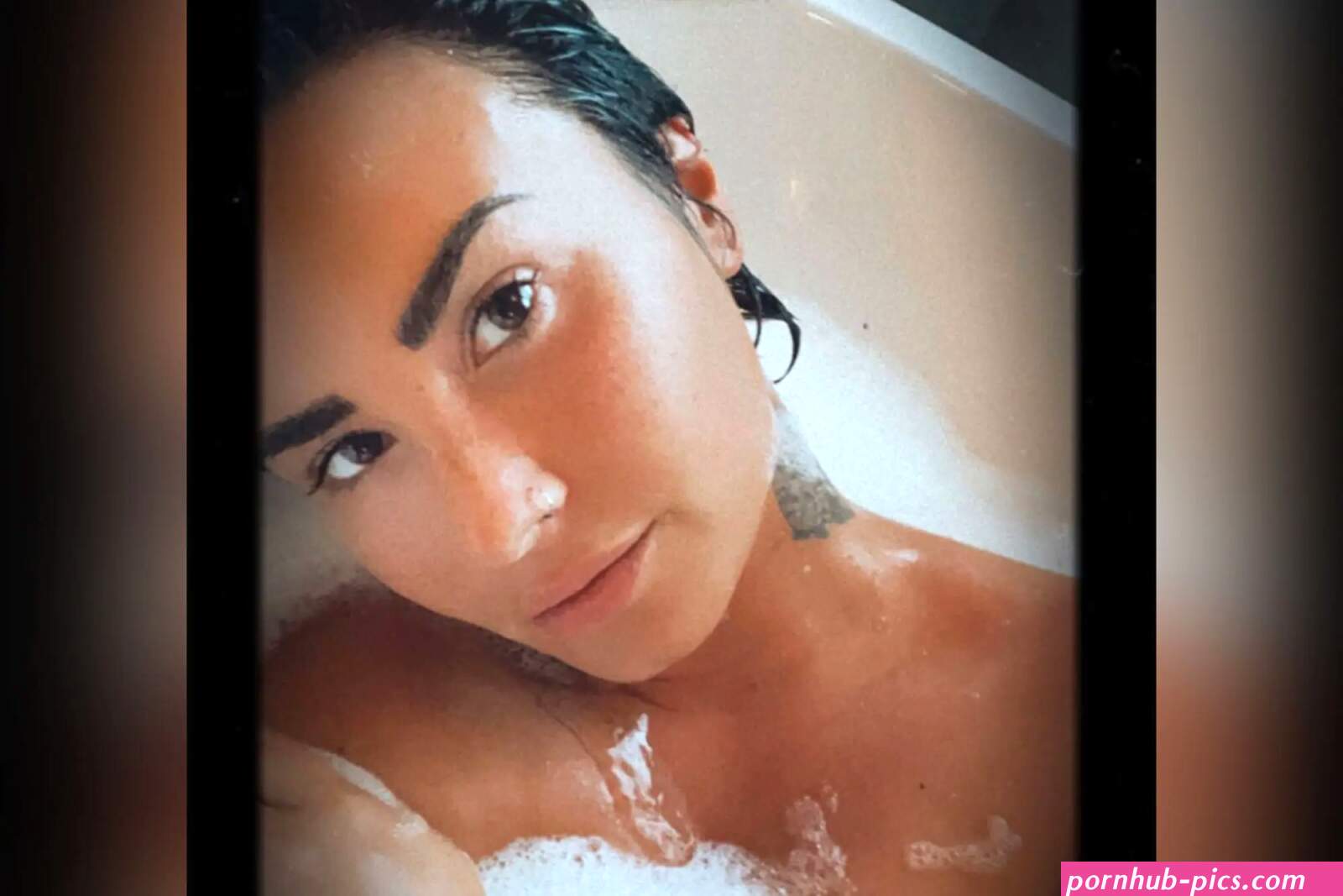 Demi Lovato posts nude pic says they feel sexiest while naked