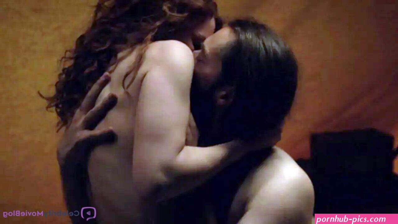Sophie Skelton Nude Sex Scenes in Outlander