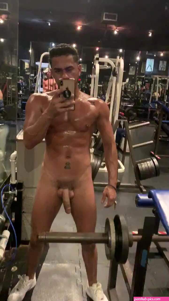 Sports guy 83 Naked GYm