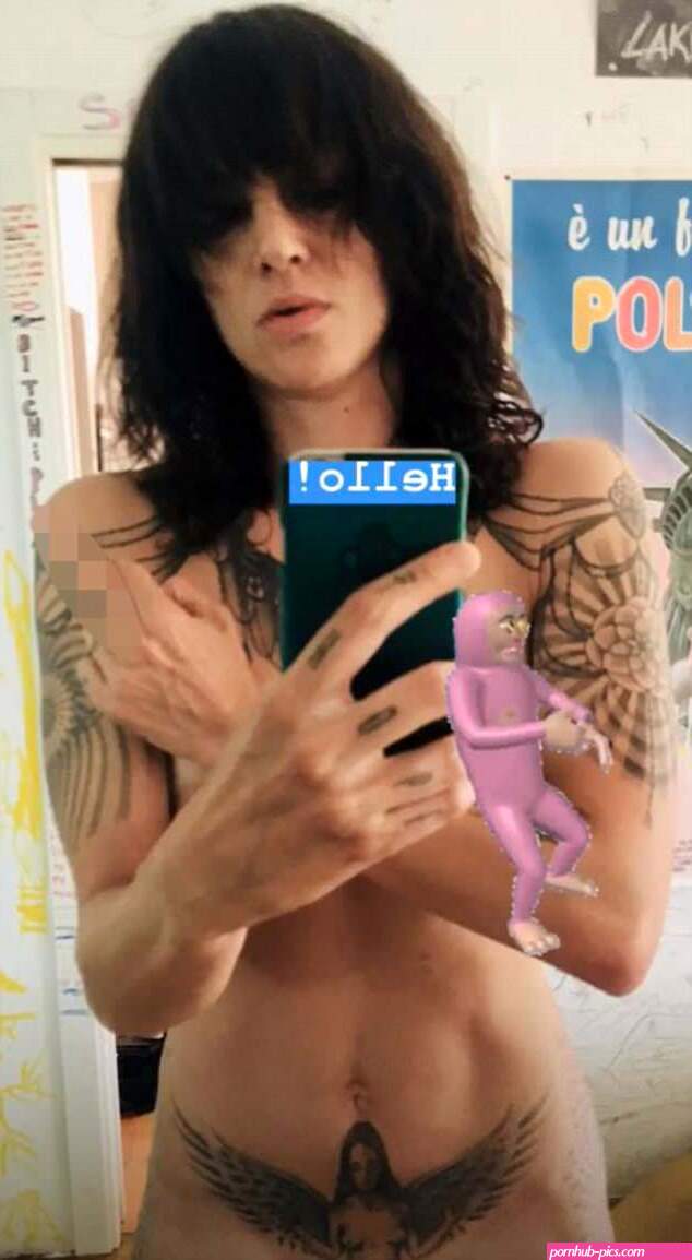 Asia Argento sends mixed messages on Instagram