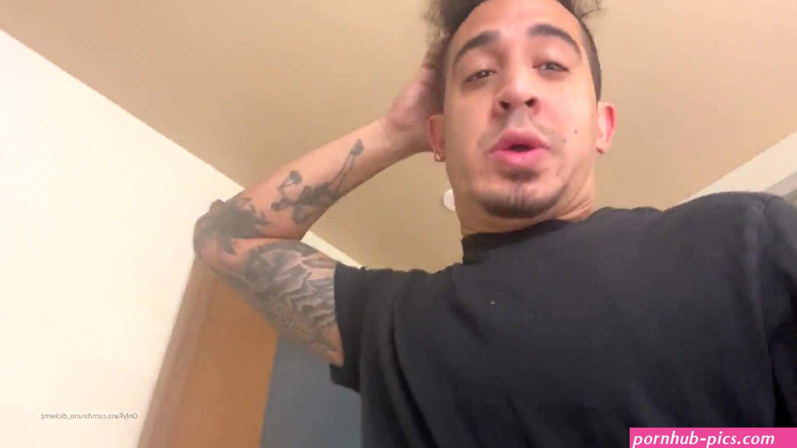 Bruno Dickemz Lucky Groupie At The Casino xxx onlyfans porn videos