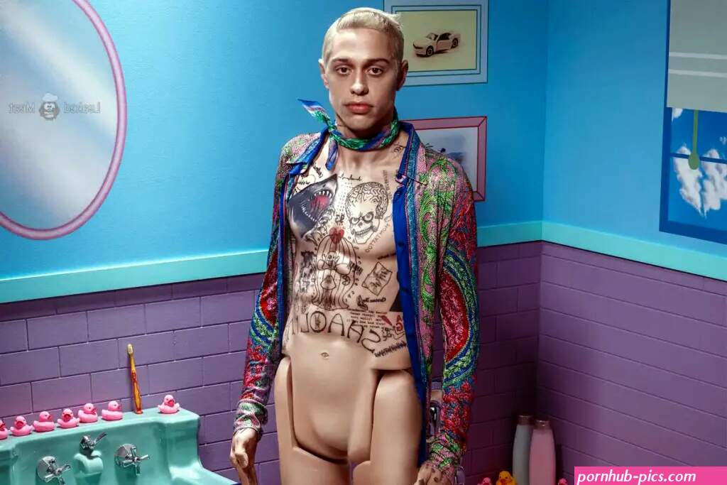 Pete Davidson Nude Pics Bulging Penis NSFW Videos! Leaked Meat