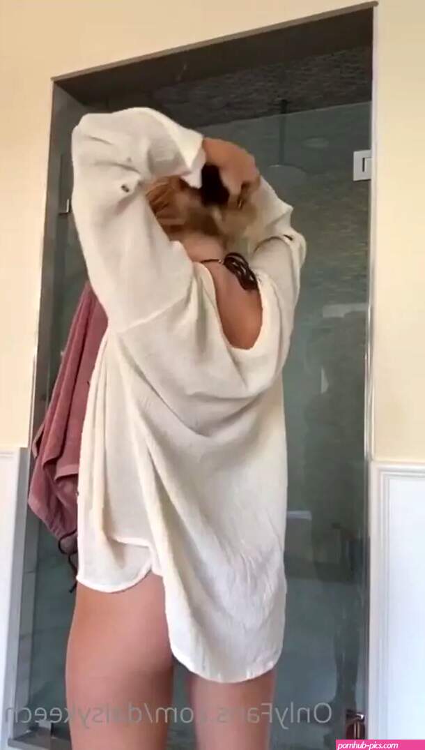 Daisy Keech Naked Porno Shower Tease Video Leaked