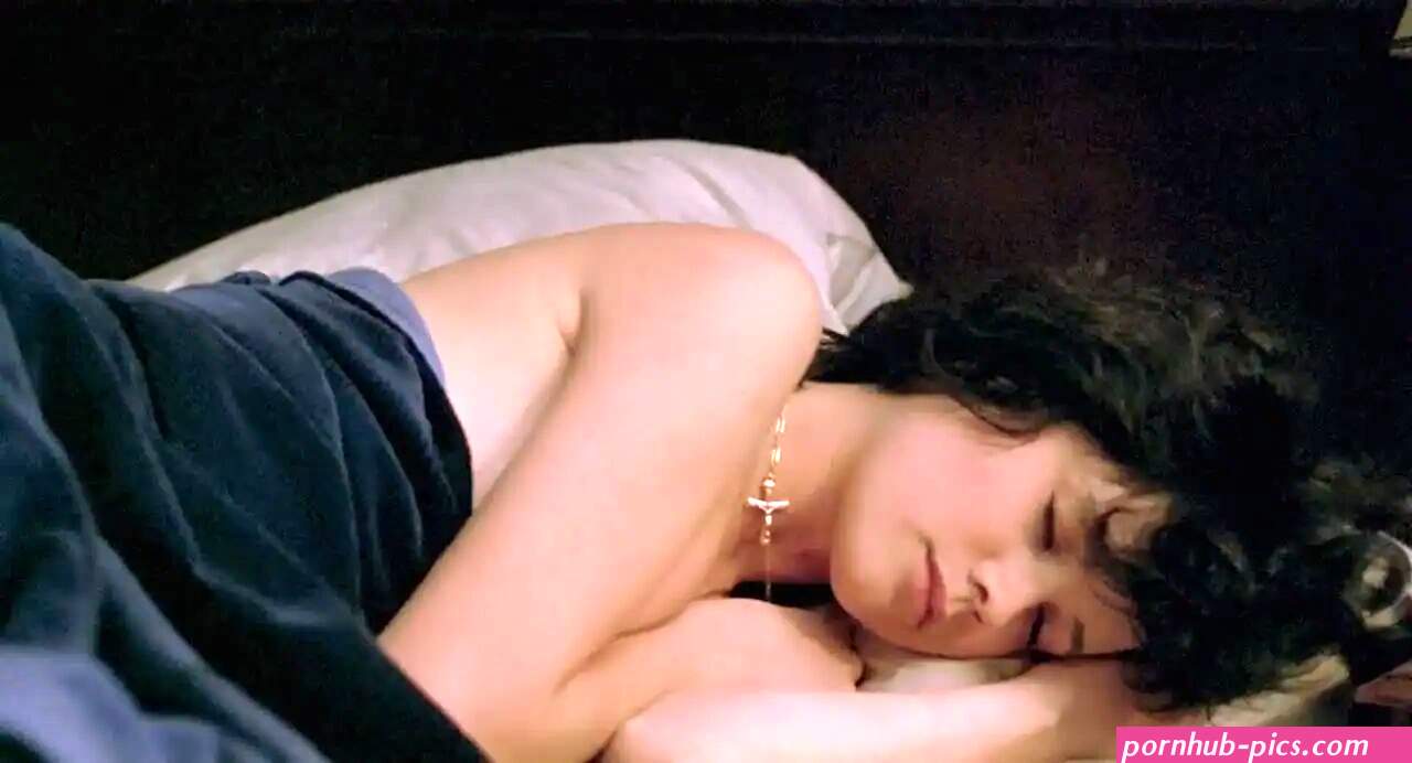 Daphne Zuniga
