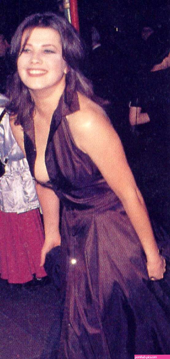 Chesty Brunette Celebrity Daphne Zuniga Exposes Her Beautiful Nipple