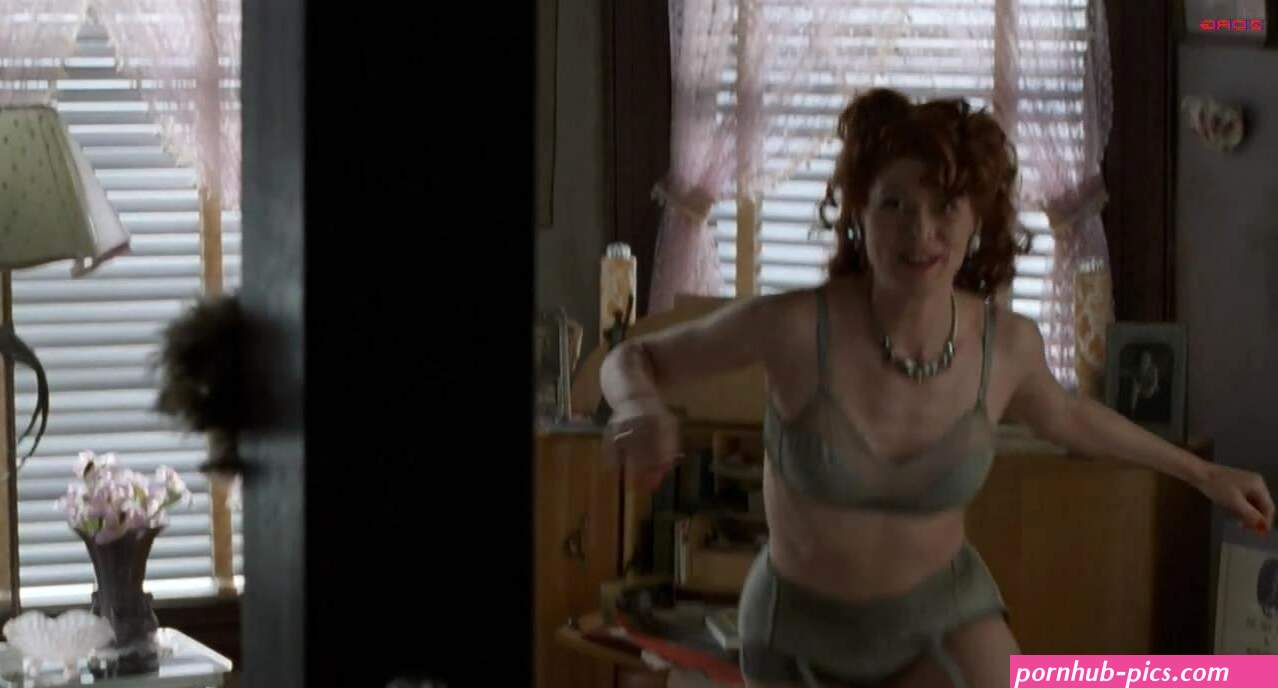 Nude video celebs Actress Debra Messing